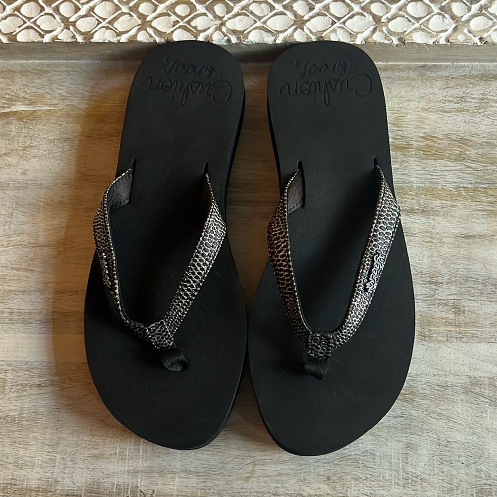 REEF cushion sandals black glitter straps - size 7